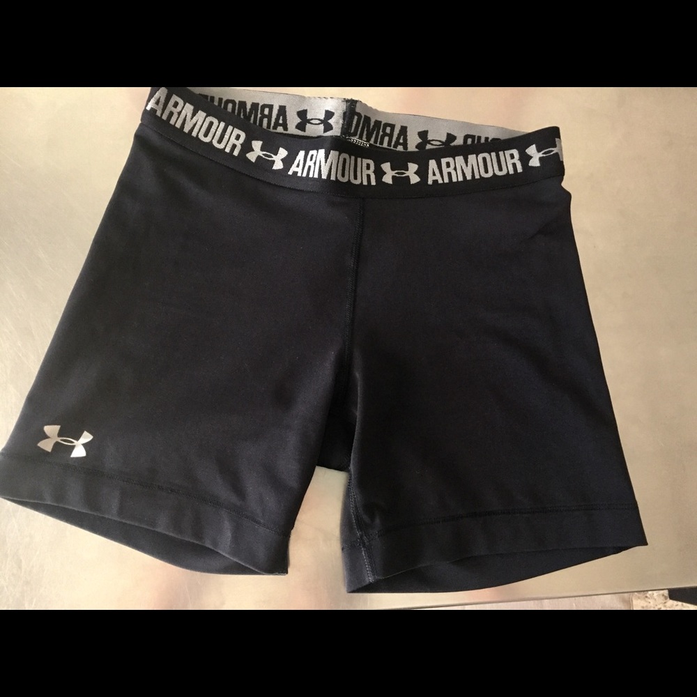 Under Armour heat gear compression shorts small